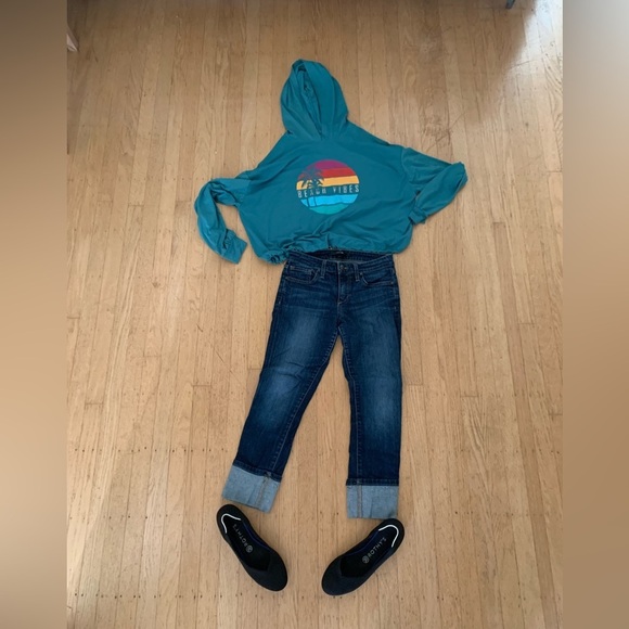 Joe’s jeans cuffed capri - Picture 11 of 12